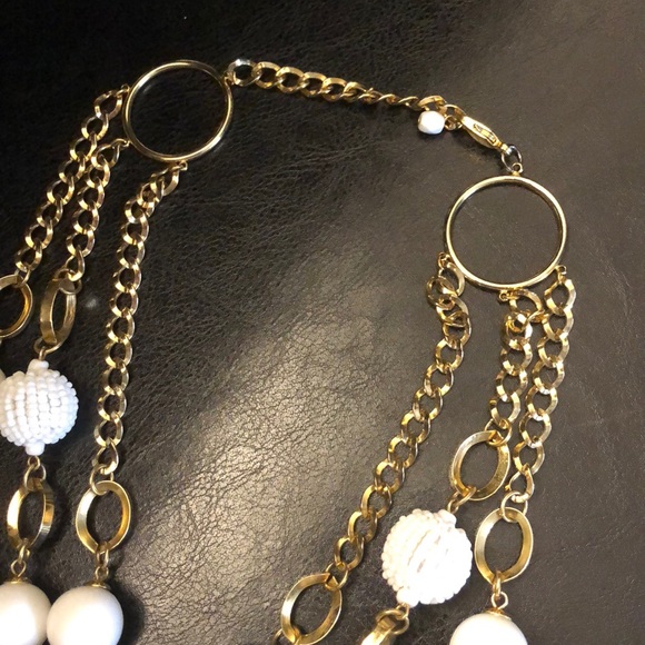 Gold and White Fashion ball necklace - Picture 3 of 3